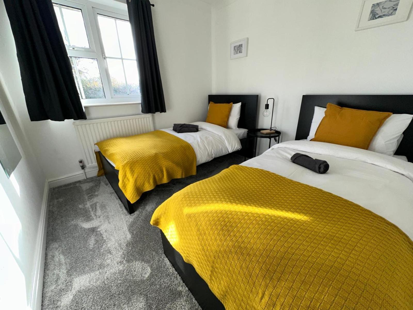 Villa Heaven'S Way Heathrow Near Windsor & Legoland Parking For 5 Cars Burnham  Esterno foto